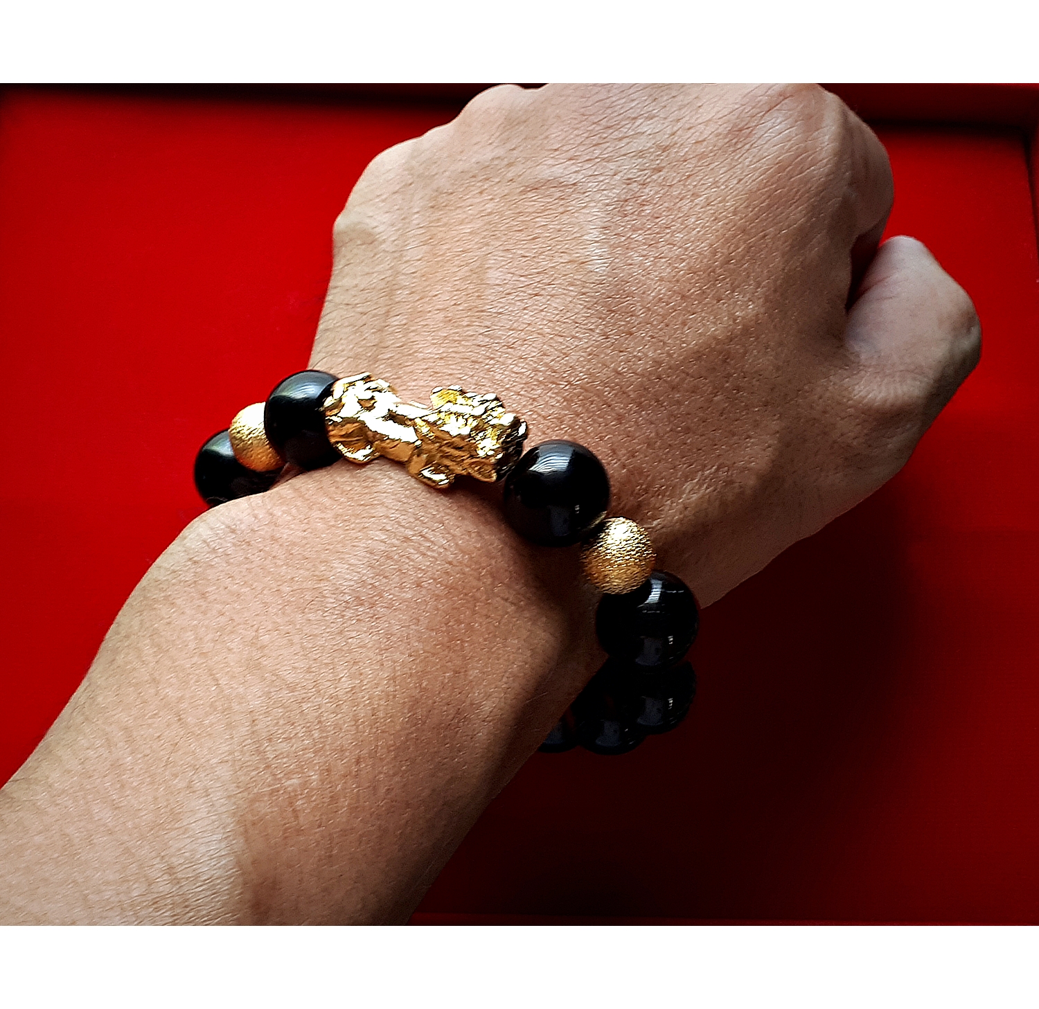 สร้อยข้อมือ ปี่เซียะ (ผีซิว) (Pi Xiu) หัวโลหะชุบทอง หินดำ 14มิล (ขายปลีก ขายส่ง)