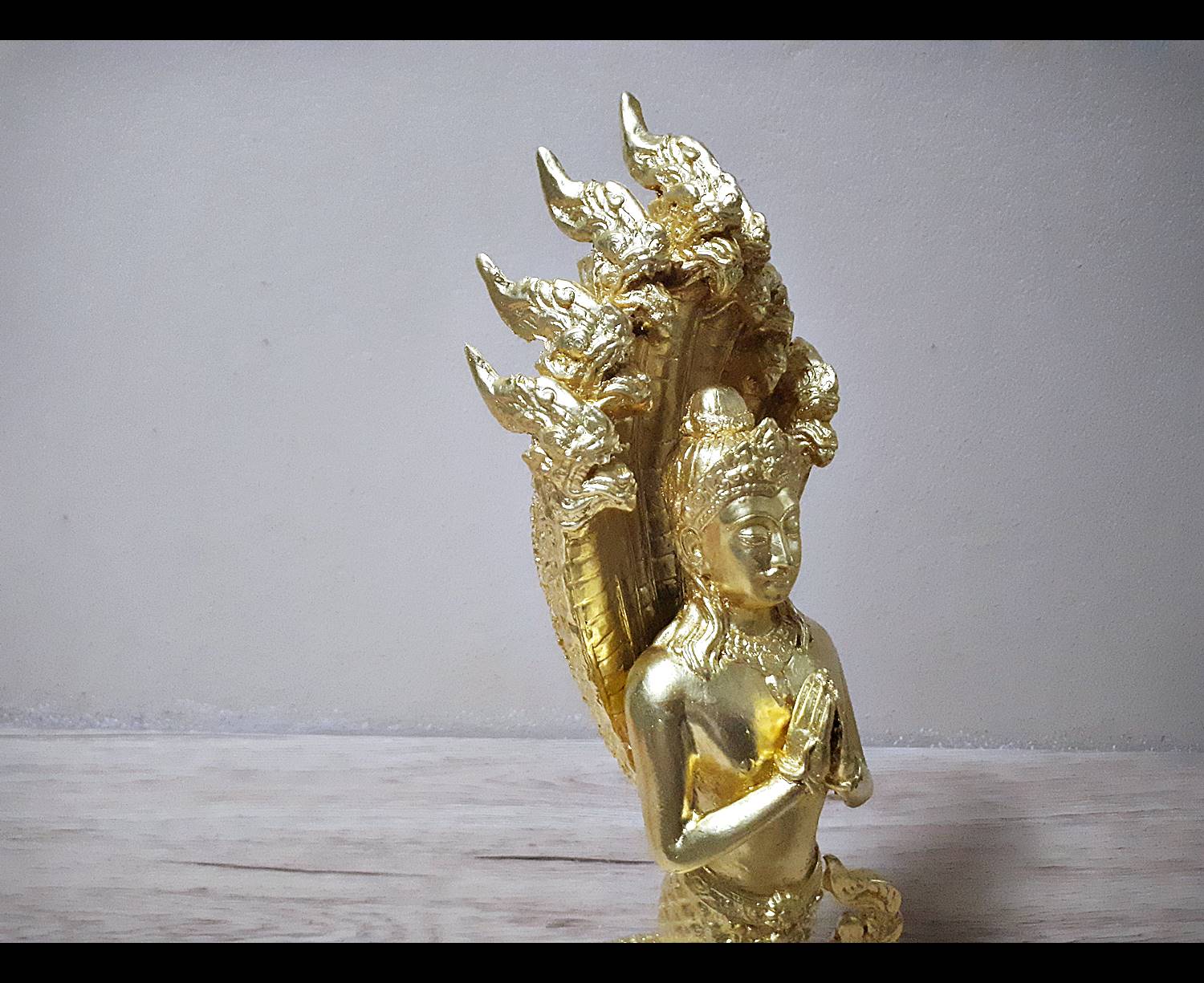 รูปหล่อ พญานาคราช ผู้ชาย ปางพรมมือ (ท่านปู่นาคา-ศรีสุทโธ) พญานาคปรก 7ตน 7เศียร โลหะทองเหลือง ปิดทอง (ขนาดบูชา สูง15นิ้ว) (ขายปลีก ขายส่ง)