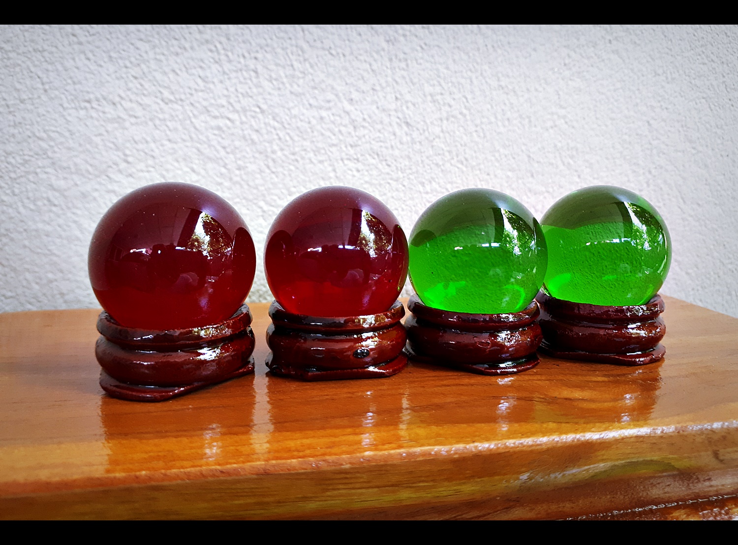 ลูกแก้ว ดวงแก้ว สีสรรค์ คละสี ขนาดต่างๆ 1นิ้ว / 1นิ้วครึ่ง / 2นิ้ว / 3นิ้ว / 4นิ้ว / 5นิ้ว / 6นิ้ว / 8นิ้ว สีเขียว สีชมพู่ สีฟ้า สีน้ำเงิน สีแดง สีดำ สีใส สีเหลือง สีส้ม สีม่วง