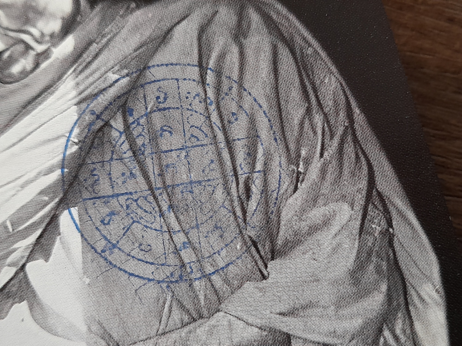 รูปภาพ รดน้ำมนต์(แผ่นกลาง) หลวงพ่อกวย วัดโฆสิตาราม(วัดบ้านแค) จ.ชัยนาท ปี2564 - (ขนาด5x7นิ้ว จีวรส้ม ด้านหน้ายันต์ครู ด้านหลังยันต์ยันต์ไตรสรณะคม) ปี2564 #สร้างและปลุกเสกจากวัดโฆสิตาราม #รับประกันแท้