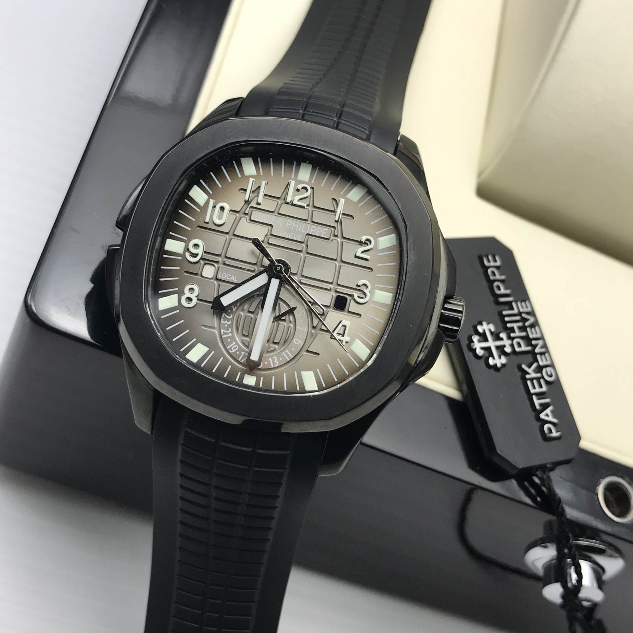 นาฬิกา Patek Philippe Aquanaut Travel Time Reference 5164R เซรามิกดำ Mirror Swiss