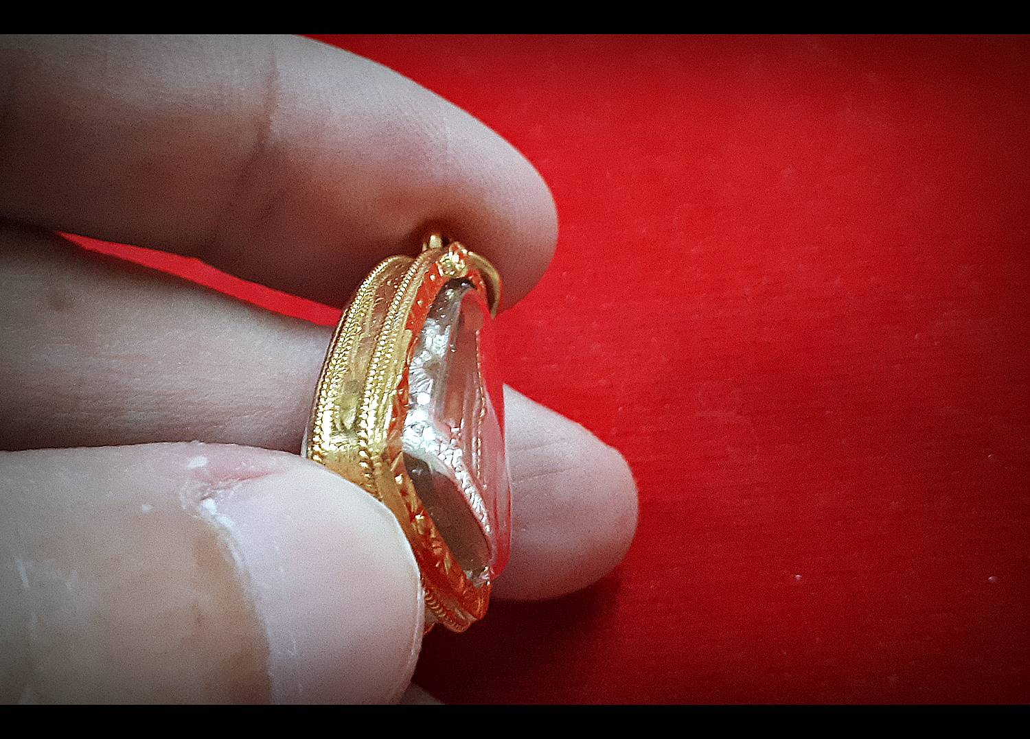 รูปหล่อ พระปัจเจกพระพุทธเจ้า รุ่นแรก เนื้อเงิน แท้ (ขนาด ห้อยคอ ลอยองค์ 1ซม) (พร้อมเลี่ยมกันน้ำ กรอบเงินแท้ ชุบทองแท้) ปี2550 - หลวงพ่อเล็ก วัดท่าขนุน