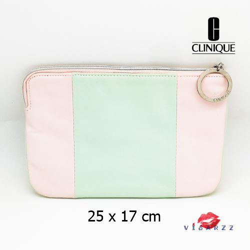 Clinique Cosmetic Bag Pastel Pink-Green กระเป๋าเครื่องสำอางคลินิก โทนสีพาสเทลชมพูเขียว ซิปโลโก้วงแหวนปั๊ม โลโก้คลินิกทั้งสองด้าน ด้านในมีผ้าซับและแบ่งเป็นช่องให้แยกของเป็นสัดส่วน