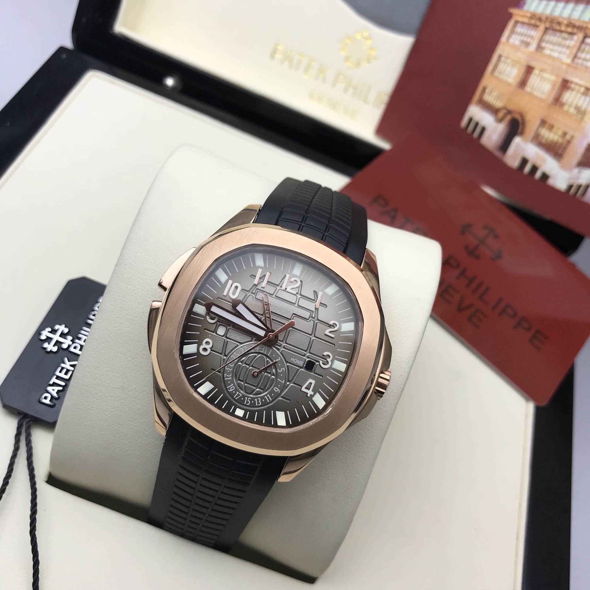 นาฬิกา Patek Philippe Aquanaut Travel Time Reference 5164R หน้าพิ้ง