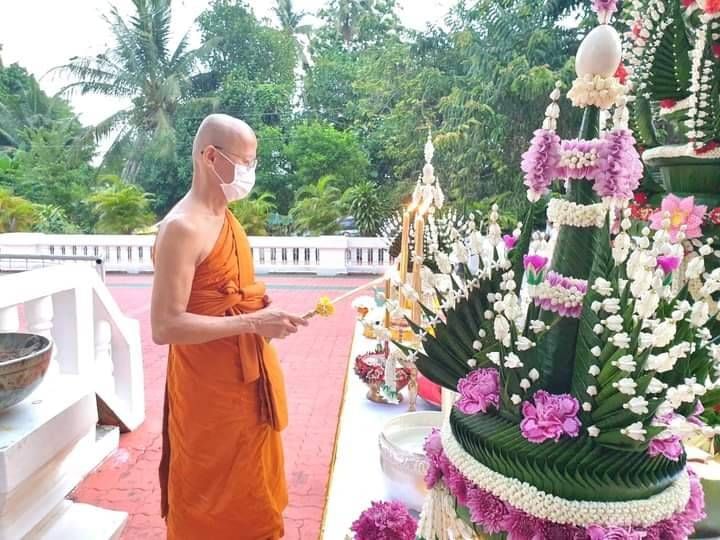 พระยอดขุนพล หลัง หนุมาน สี่กร ขี่สิงห์ #พิมพ์ใหญ่จัมโบ้ สีขาว เนื้อผงแก่ผงพุทธคุณ ปี2565 #รับประกันแท้ - หลวงพ่อเล็ก วัดท่าขนุน