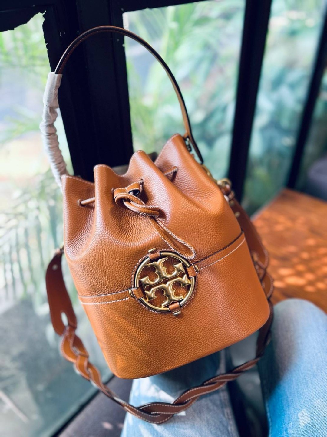 TORY BURCH MILLER BUCKET BAG (แอดไลน์ก่อนสั่งซื้อ)