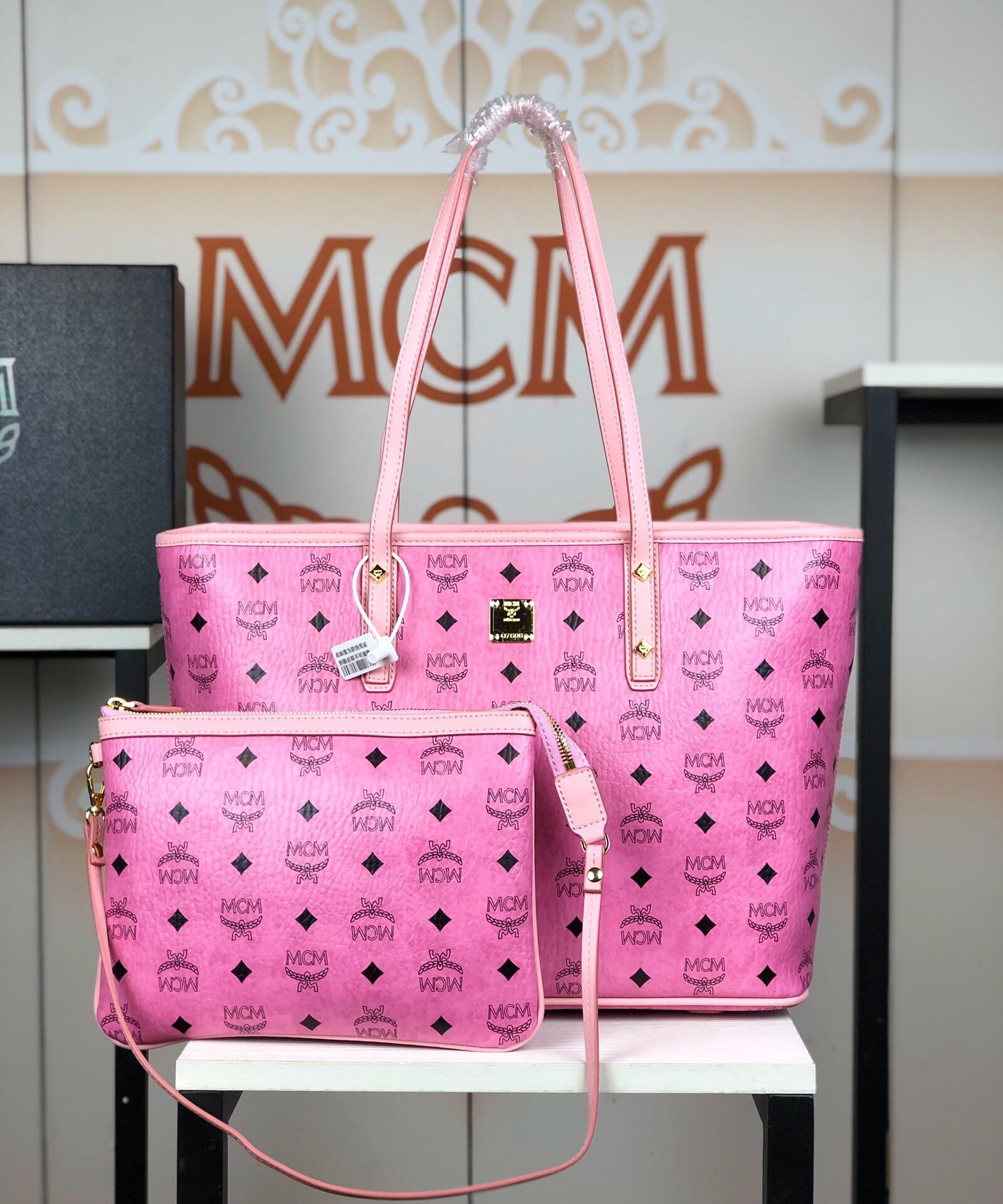 กระเป๋า mcm shopping bag 35x28cm