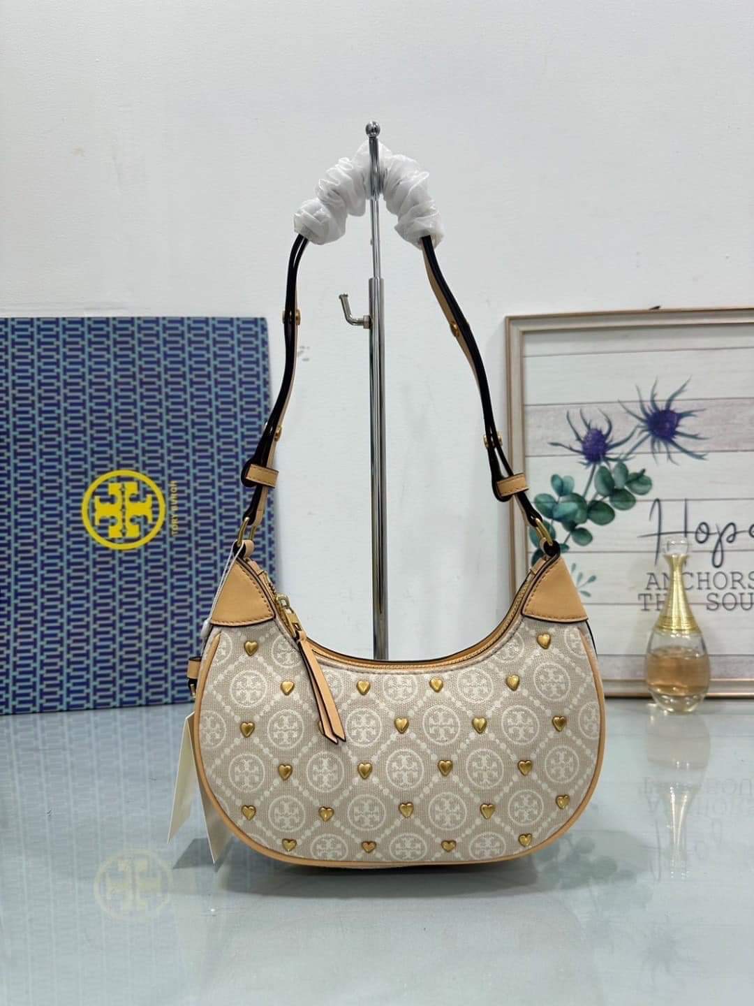 Tory Burch Monogram Heart Bag (แอดไลน์ก่อนสั่งซื้อ)