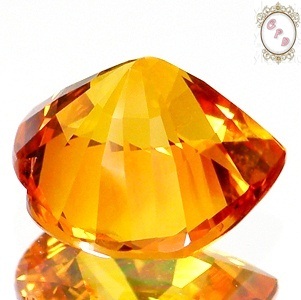 พลอย บุษราคัม บางกะจะ HEART SAPPHIRE HEATED หนัก 4.79 กะรัต ขนาด 10.0x10.8x6.3 มิล สีเหลืองทองเข้มสวย เนื้อสะอาด ไฟดีมาก ไม่มีตำหนิใดๆทั้งสิ้น