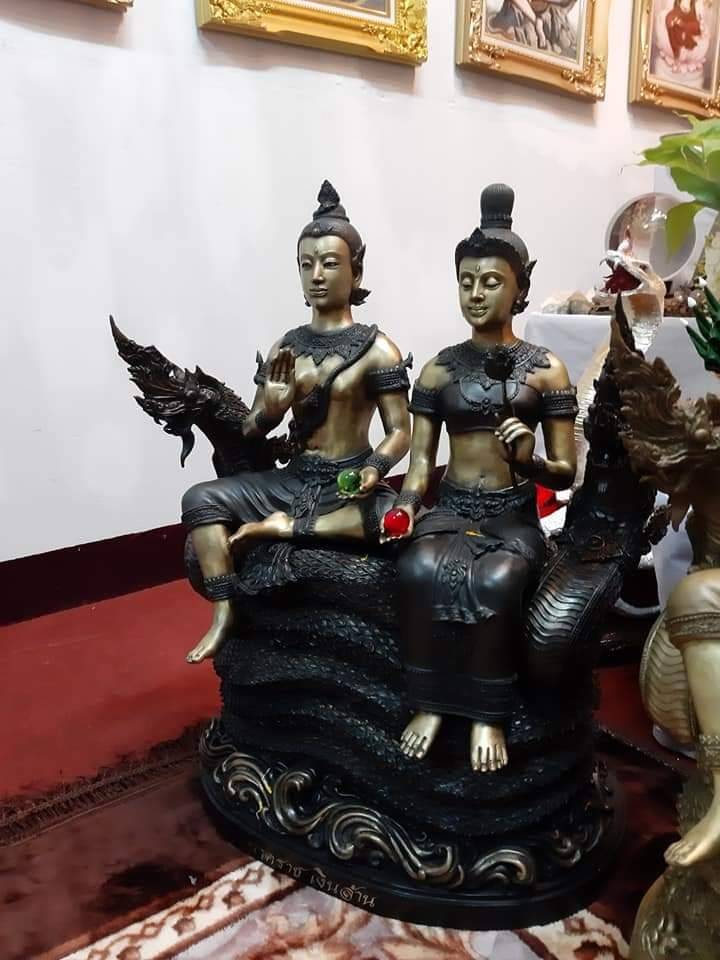 รูปหล่อ พญานาคราชคู่ (ท่านปู่นาคา-ปู่ศรีสุทโธ ท่านยานาคี-ศรีปทุมวัน) นั่งบัลลังก์ เนื้อโลหะทองเหลือง (หน้าตัก 9นิ้ว)