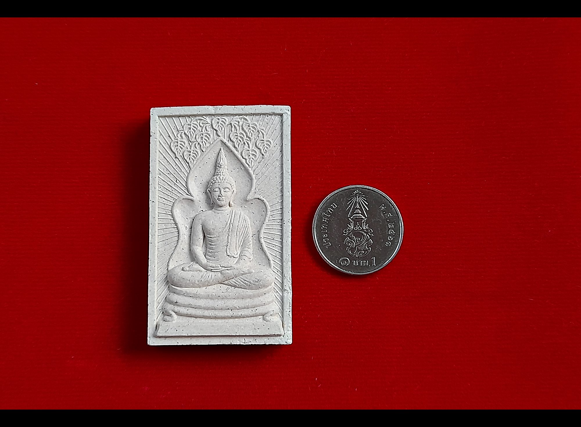 พระแหวกม่าน ปรกโพธิ์ (แหวกผ่านฟันฝ่าอุปสรรค ร่มเย็นเป็นสุข) เนื้อผงมวลสาร (มีรอยจารยันต์เพิ่มเติม) ปี25560 #รับประกันแท้ - พระอาจารย์สุริยัณ วัดป่าฉัพพรรณรังสี จ.ชัยภูมิ