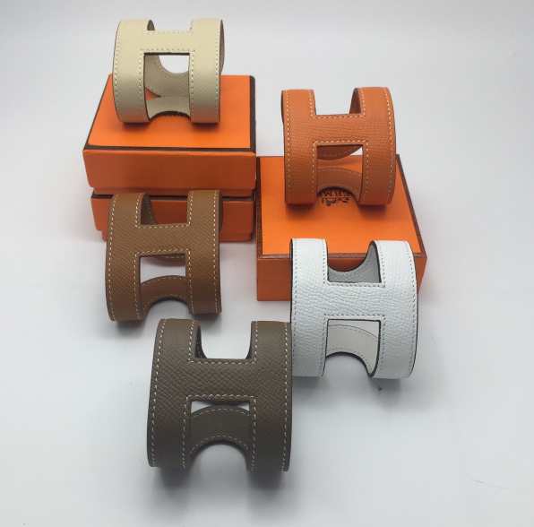 กำไล hm h leather bracelet ไซส์ใหญ่ มีหลายสี