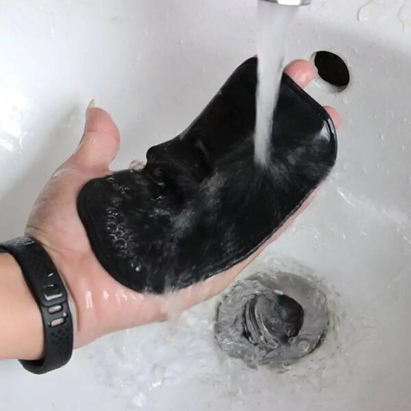 แผ่นเจลกันลื่น สำหรับยึดติดมือถือ และสิ่งของอื่นๆ บนคอนโซลในรถยนต์