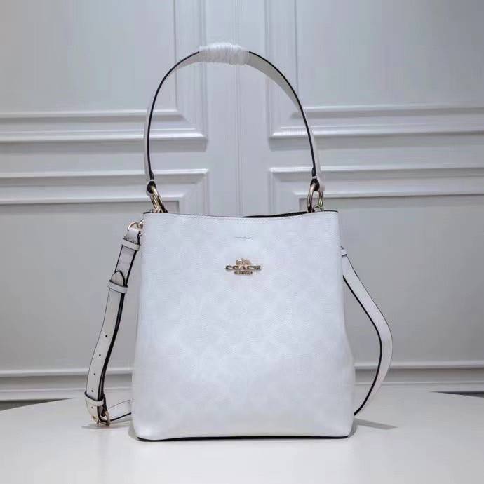 COACH SMALL TOWN BUCKET BAG (แอดไลน์ก่อนสั่งซื้อ)