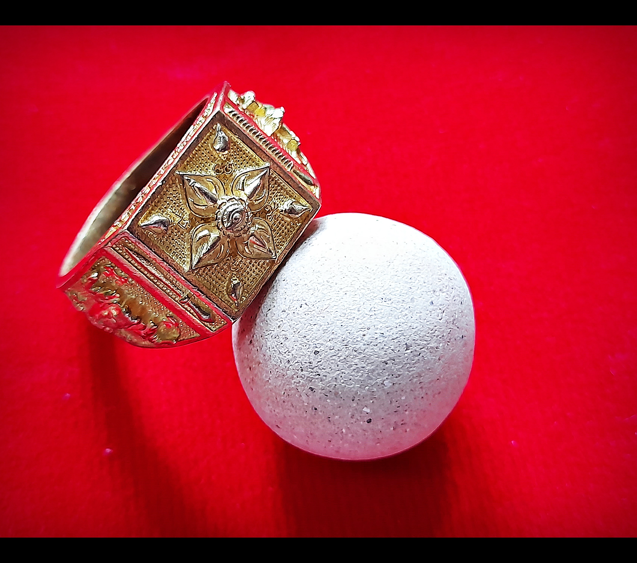 แหวน ศาสตราปกาศิต (เทพศาสตราวุธ นพคุณ หนุนดวง ๙มงคล) (#พระขรรค์ #กระบองท้าวเวสสุวรรณ #วชิราวุธพระอินทร์ #ดวงตาพยายม #พระสังข์ #ช้างเอราวัณ #พญาครุฑ) เนื้อทองเหลือง ปี2565 #รับประกันแท้ - พระอาจารย์เอราวัณ