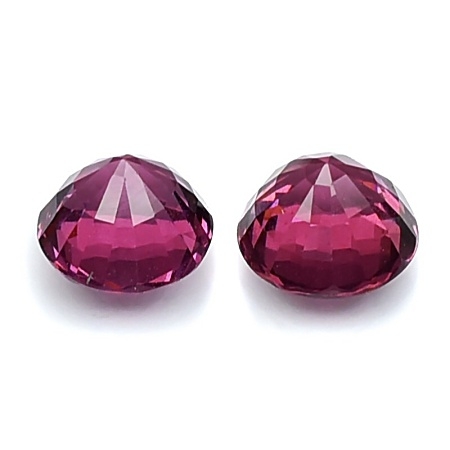 Untreated Rhodolite พลอยโรโดไลท์ ธรรมชาติ 100% ไม่ผ่านการอบ รูปไข่คู่ น้ำหนัก 3.11 กะรัต สีชมพูอมม่วง