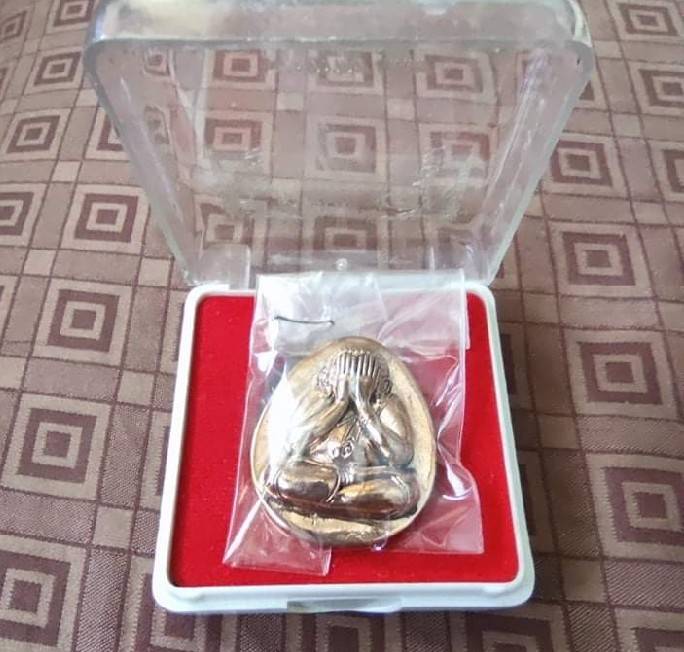 พระปิดตา จัมโบ้ เนื้อนวะโลหะ (มีส่วนผสมของทองคำแท้) หลังยันต์มหาเศรษฐีเงินล้าน รุ่น2 ปี2554 #รับประกันแท้ - หลวงพ่อเล็ก วัดท่าขนุน