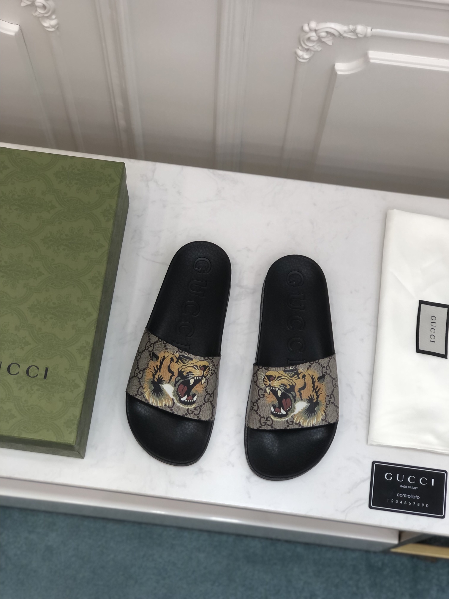 รองเท้าแตะ gc men slippers ชาย 38-45 แบบอีกเยอะกดดูด้านใน