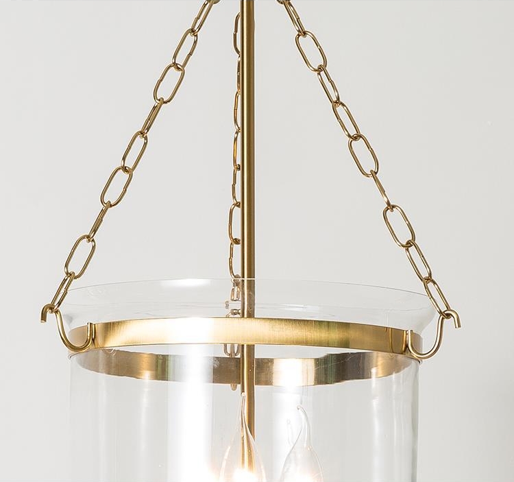 โคมไฟแขวนเพดานแก้วใสทรงโถโครงเหล็กสีทอง ไฟทรงแท่งเทียน 3 ดวง สไตล์ American Modern [GC3522]