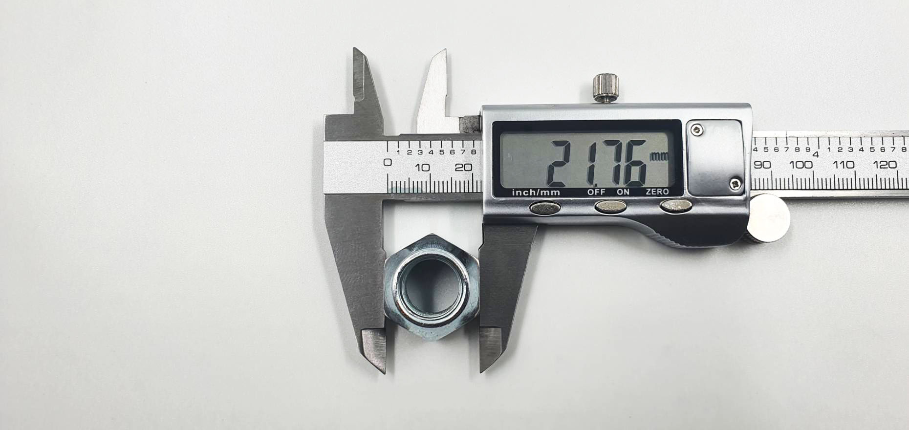 น็อตดุมล้อ เพลาลอย L หมุนซ้ายเข้า หมุนขวาออก (ราคาต่อ 1 ตัว) สินค้าใหม่จากโรงงาน