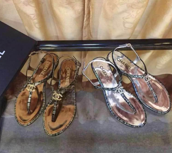 รองเท้าแตะ cn sandal 2016 แบบ อั้ม พัชราภา สอบถามไซส์ได้ค่ะสต็อคของเปลี่ยนตลอด