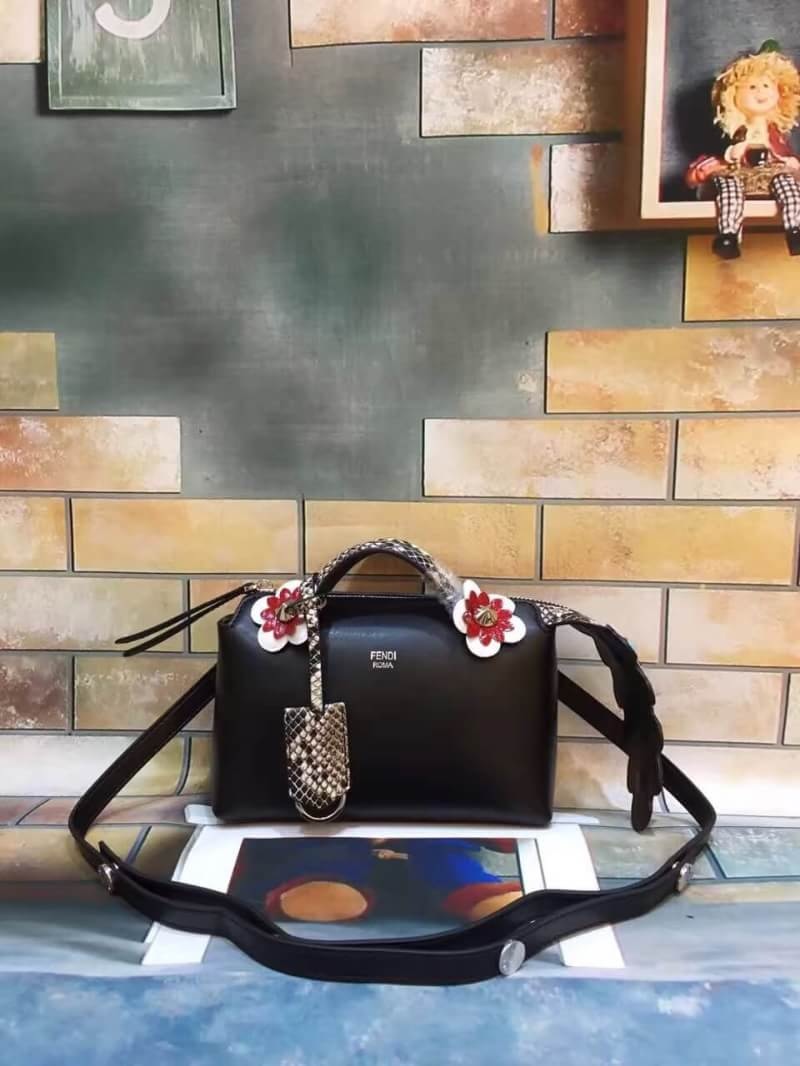 กระเป๋า fd by the way small boston bag with flowers 11 นิ้ว สีดำ