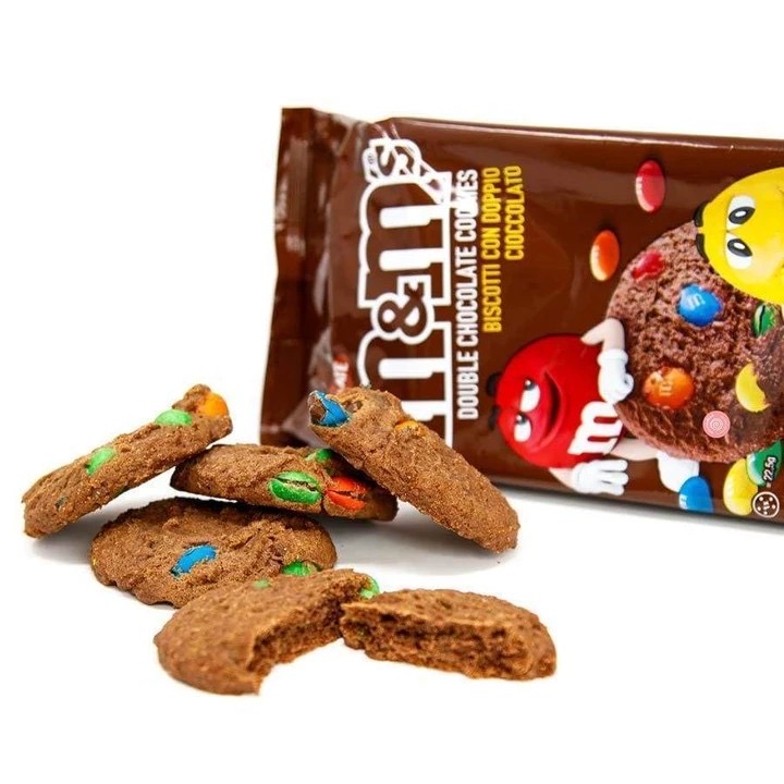 คุ๊กกี้ช็อคโกแล็ต M&M's Double Chocolate Cookies