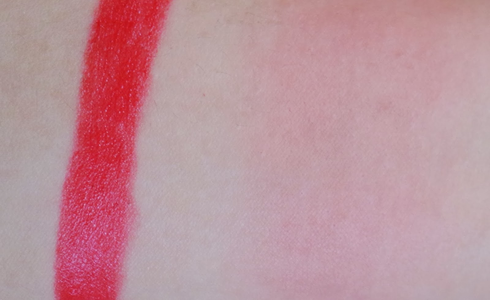 Canmake Cream Cheek # CL01 Clear Red Heart บลัชออนเนื้อครีมใส เม็ดสีชัดเจน ให้โทนแดงเลือดฝาดธรรมชาติดุจสาวแรกรุ่นค่ะ