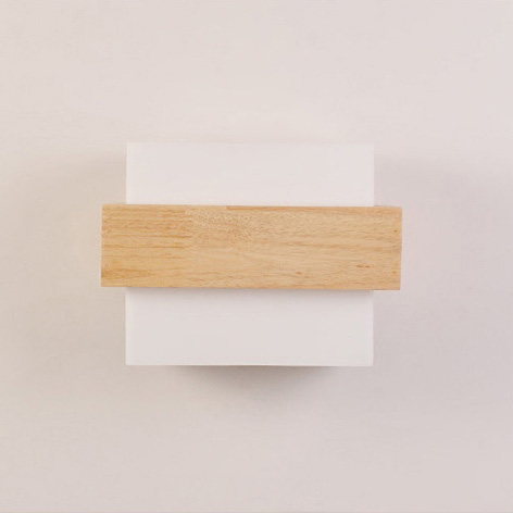 โคมไฟติดผนังไม้โมเดิร์น โป๊ะสี่เหลี่ยม 21.5x16cm [JP4]