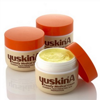 Yuskin A Family Medical Cream 120g ครีมสารพัดประโยชน์ สำหรับทุกคนในครอบครัว เป็นครีมที่ได้รับความนิยมมากในญี่ปุ่น ใช้ได้ตั้งแต่หน้าจรดปลายเท้า