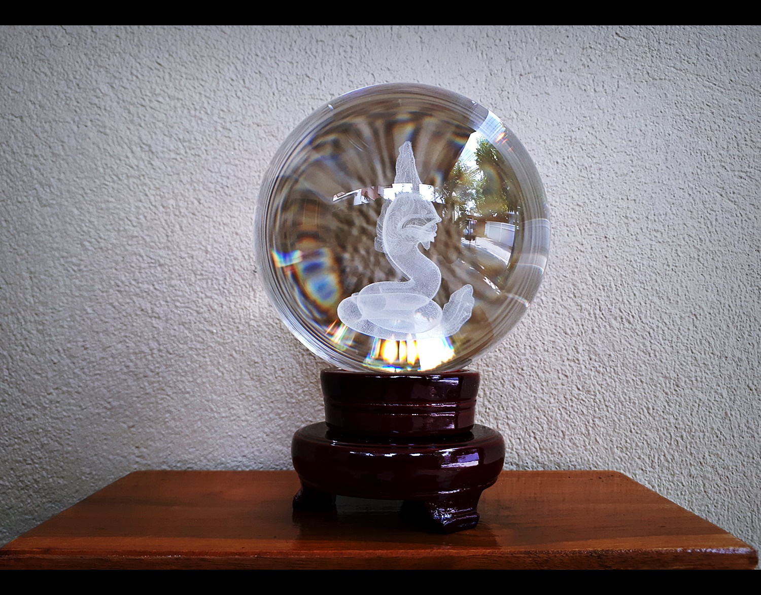 ลูกแก้ว ลาย พญานาค 3มิติ ขนาด 10ซม (4นิ้ว) 15ซม (6นิ้ว) และ 20ซม (8นิ้ว) พร้อมฐานตั้งรองไม้ หมุนรอบด้านได้