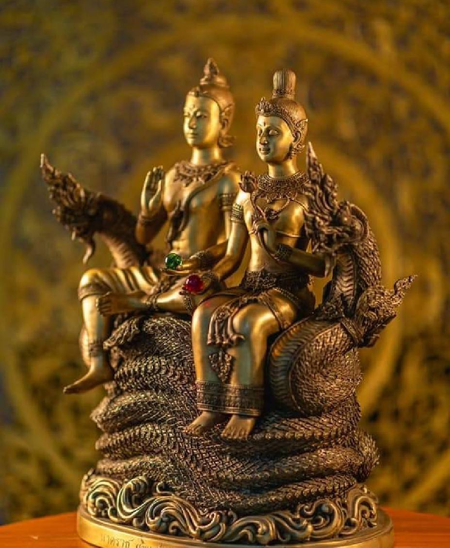 รูปหล่อ พญานาคราชคู่ (ท่านปู่นาคา-ปู่ศรีสุทโธ ท่านยานาคี-ศรีปทุมวัน) นั่งบัลลังก์ เนื้อโลหะทองเหลือง (หน้าตัก 9นิ้ว)