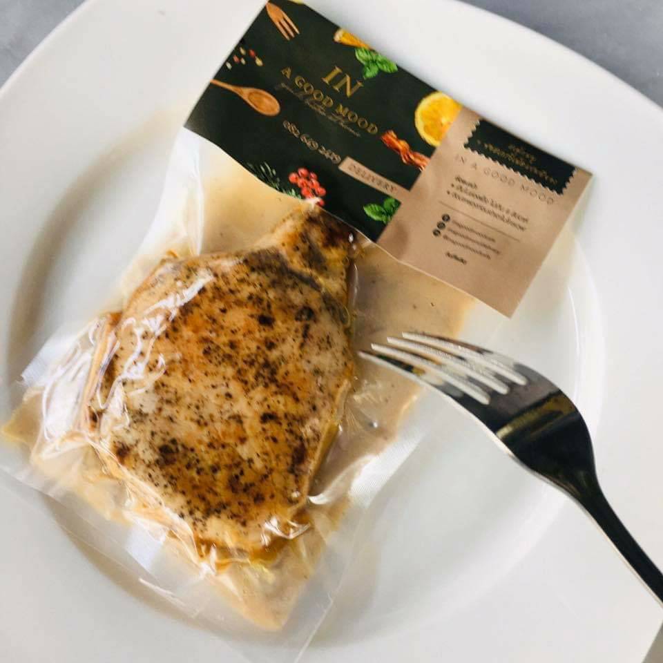 สเต็กหมู เกรวี่เห็ดแชมปิญอง