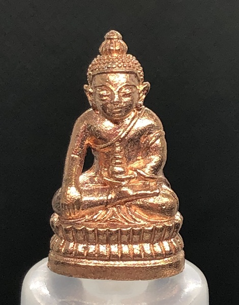 พระชัยวัฒน์ รุ่นเยือนอินเดีย เนื้อนวะโลหะ หลวงพ่อยอด โกสโล วัดตะคร้อ อ.โนนไทย จ.นครราชสีมา