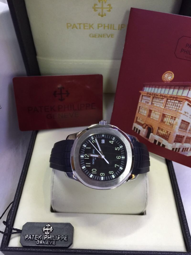 นาฬิกา Patek Philippe รุ่น Aquanaut สีเงิน สายยางสีดำ หน้าปัดสีดำ King Size สวยในสไตล์คุณ