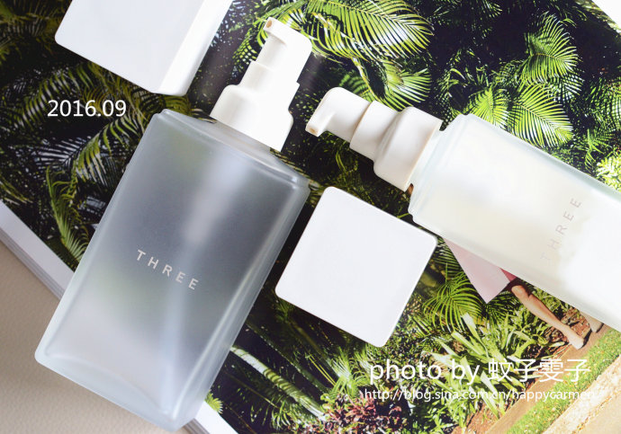 Three Balancing Lotion 140mL ขั้นตอนแรกของการบำรุงผิว เพื่อสมดุลแห่งผิวชุ่มชื้น เติมเต็มน้ำหล่อเลี้ยงผิวให้ชุ่มชื้น เพื่อผลลัพท์ผิวที่เปล่งปลั่ง เนียนเรียบ อิ่มฟู ด้วยเอสเซนเชี่ยล ออยล์บริสุทธิ์ จากแฟร้งคินเซ้นต์ ผลเบอร์กามอท และมาจอแรม