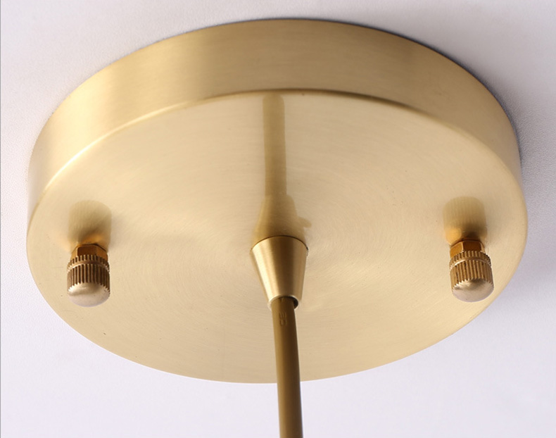 โคมไฟแขวนเพดานหัวเดี่ยวโป๊ะแก้วขาวขุ่นโปร่งแสงทรงกลมตกแต่งโทนสีทองเหลือง [TS017]