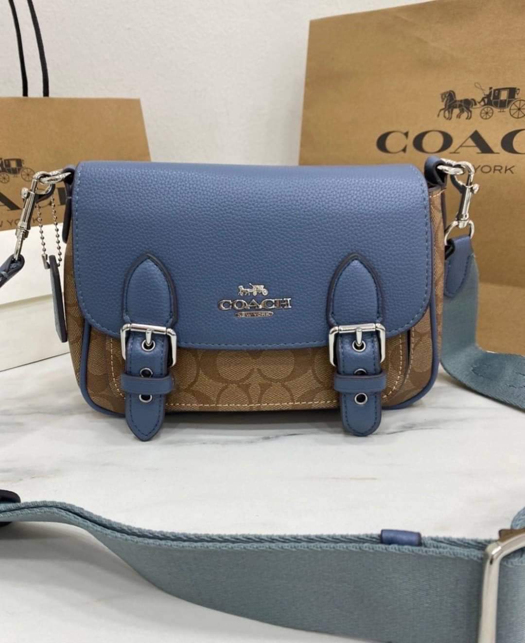 Coach Lucy Crossbody (แอดไลน์ก่อนสั่งซื้อ)