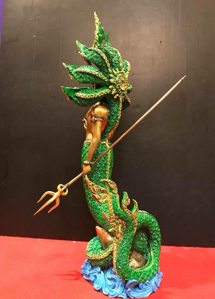 รูปหล่อ พญานาคราช ท่านปู่นาคา-ศรีสุทโธ ปางครึ่งมนุษย์ชายครึ่งนาค นาคปรก7หัว ถืออาวุธ เนื้อโลหะทองเหลือง ลงสี หล่อใหม่ (สูง22นิ้ว) (ขายปลีก ขายส่ง)