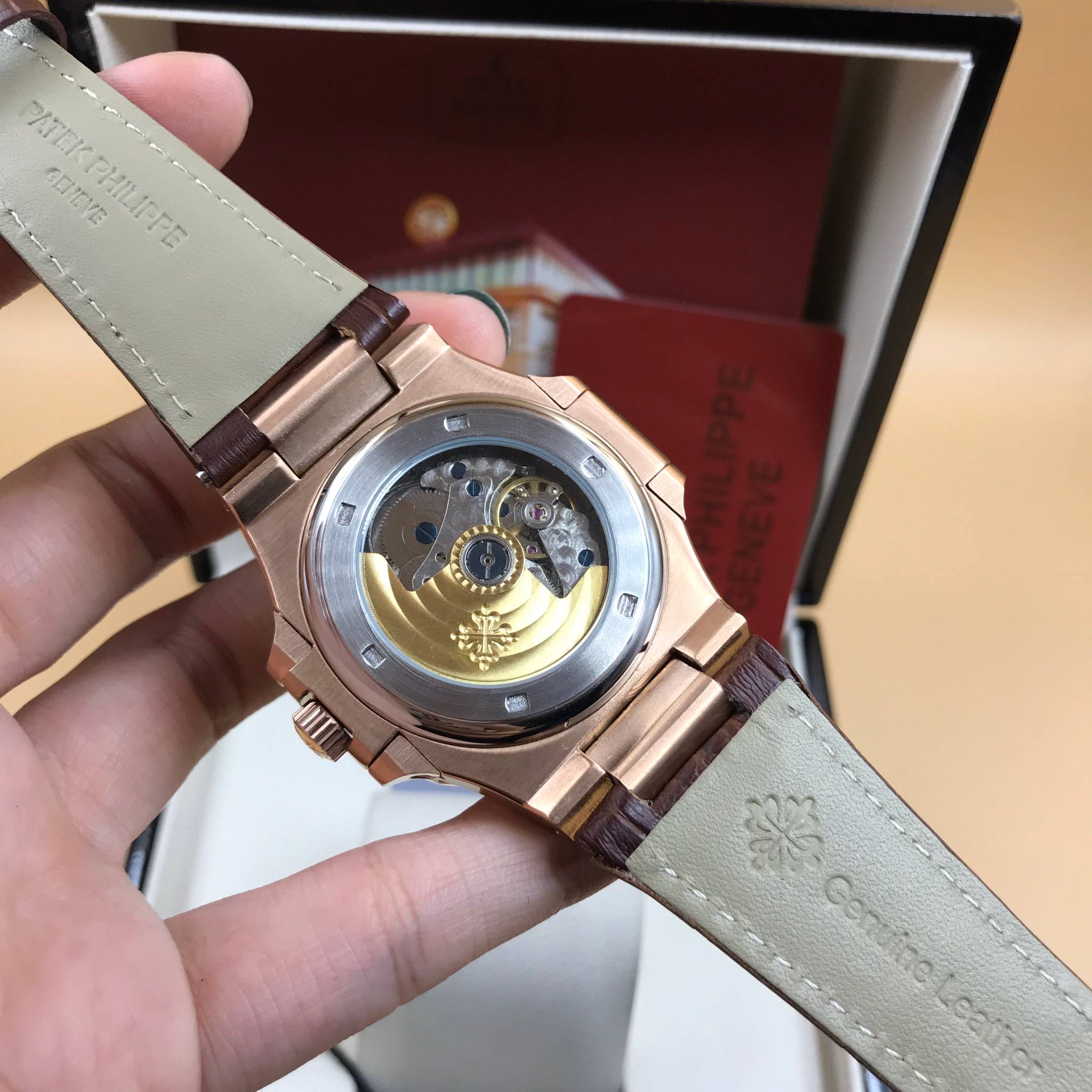 นาฬิกา Patek Philippe รุ่น Men"s Nautilus Annual Calendar งาน Mirror Swiss หน้าน้ำตาลเทา