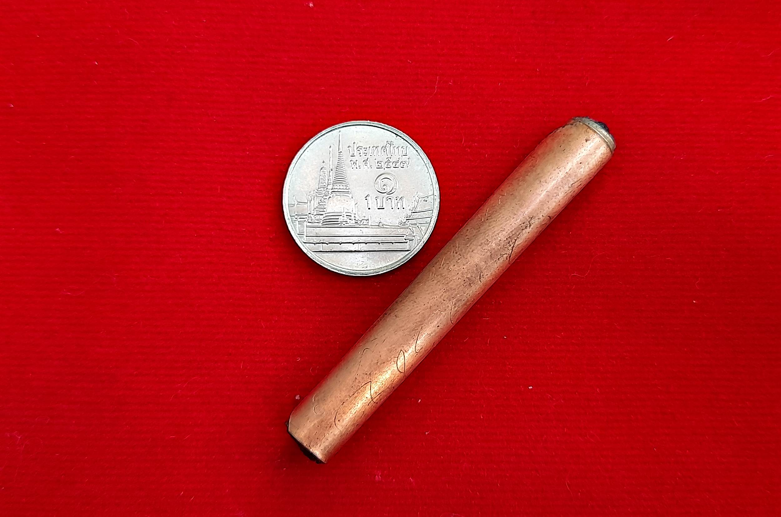 ตะกรุด "นะหน้าทอง” (ตำหรับหลวงปู่จันทร์ วัดนางหนู ) หลังยันต์ นะฤาชา” (ตำหรับหลวงปู่ศุข วัดปากคลองมะขามเฒ่า) เนื้อทองแดง ปี2566 (lสร้าง 259ดอก) รับประกันแท้ - พระอาจารย์เอราวัณ