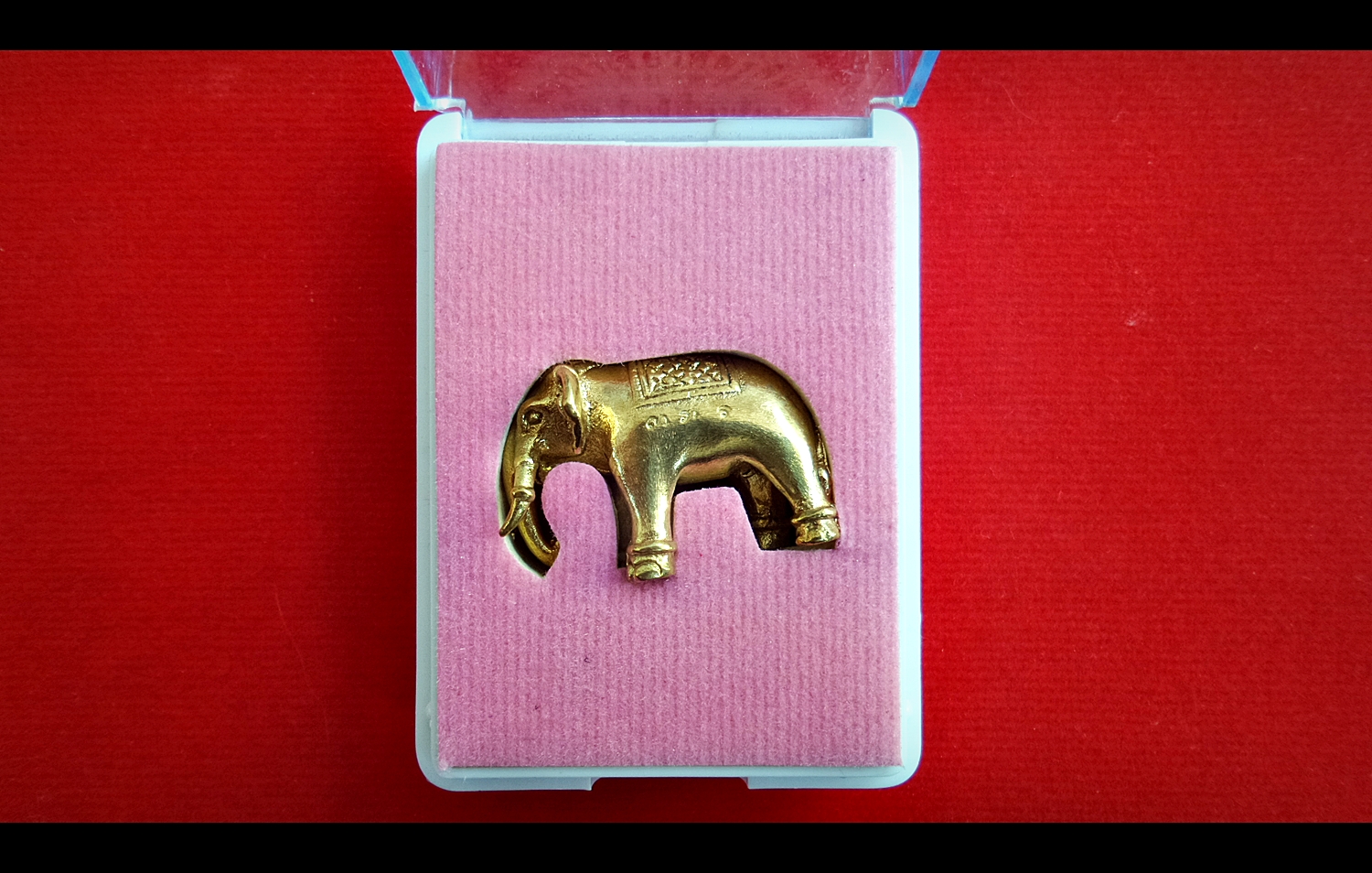 พญาช้างปุ้ก่ำงาเขียว ออกวัด วัดพระพุทธบาถ้ำป่าไผ่ เนื้อ ทองเหลืองนอกปัดเงา