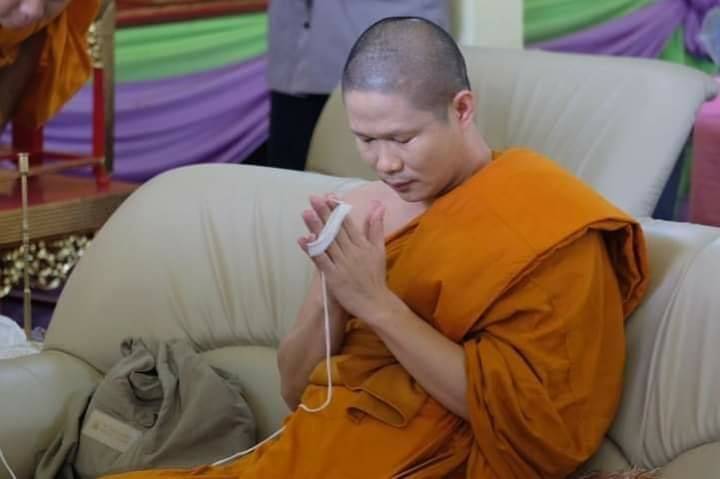 ไม้ครู (ขนาดพกพา 5.9นิ้ว) (จารยันต์ บรรจุ ฝั่งตะกรุด อุดมวลสาร ) (ไม้ครู คือ ทุกสิ่งที่ครูบาอาจารย์ทำไว้ให้ที่ครูมอบให้)) ปี2563 - ปลุกเสกอฐิษฐานจิต บรรจุมวลสาร จารย์ยันต์และตะกรุดด้วยมือ หลวงพ่อบ๊ะ วัดโพธิ์ลังกา