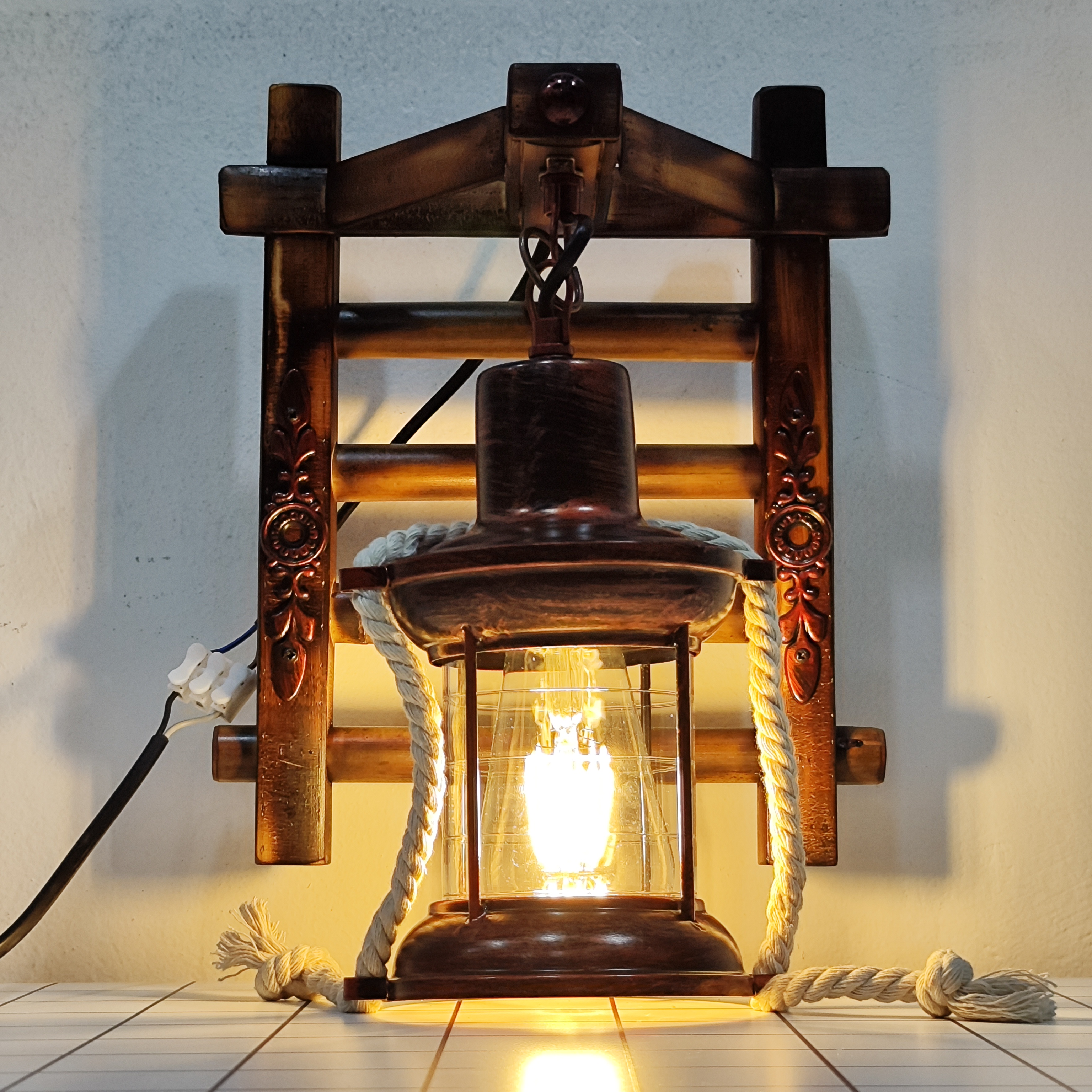 โคมไฟไม้ไผ่ติดผนังสไตล์วินเทจมีเชือกห้อย [MB-7191T]