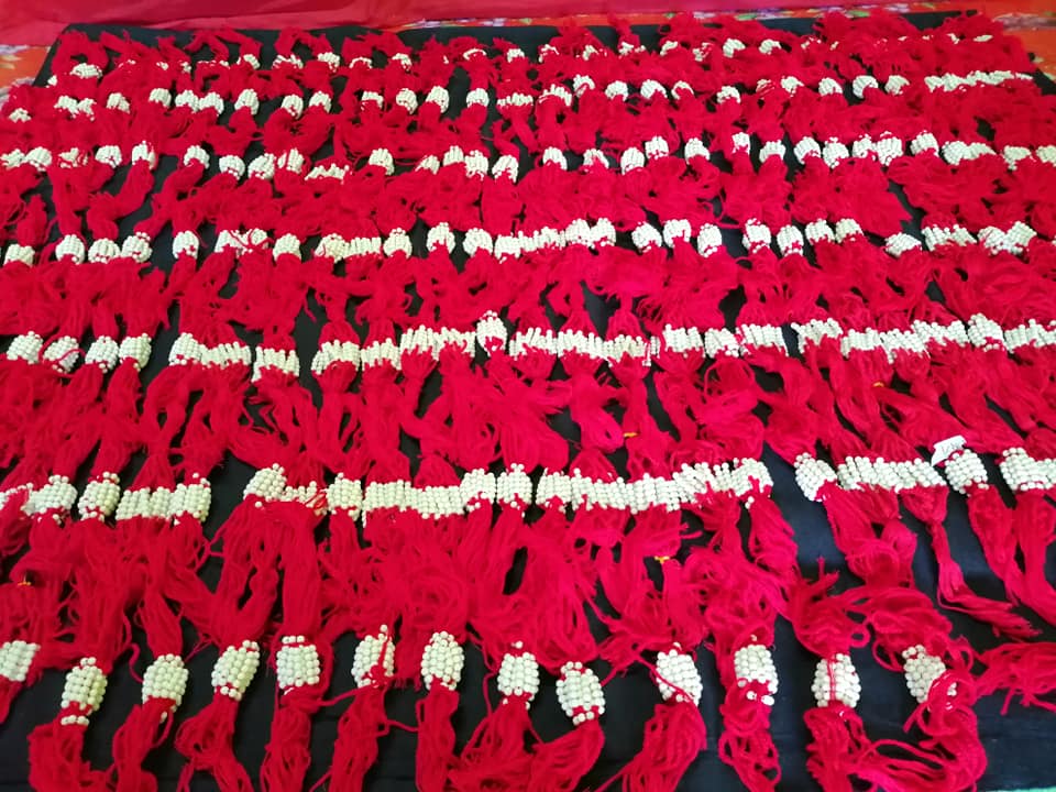 สร้อยข้อมือ ด้ายแดง สีแดง สีชมพู สีเขียว สีอื่น (ขายปลีก ขายส่ง) (งานถักทำมือ เส้นใหญ่หนา)