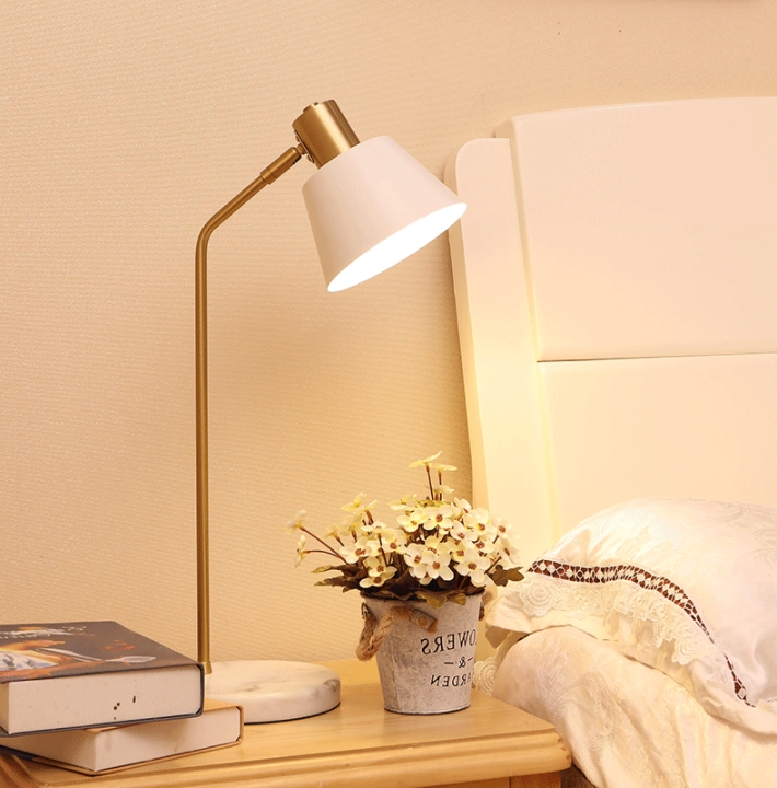 โคมไฟตั้งโต๊ะ Simple Nordic ฐานวางหินอ่อน [KLD-DT-8009]