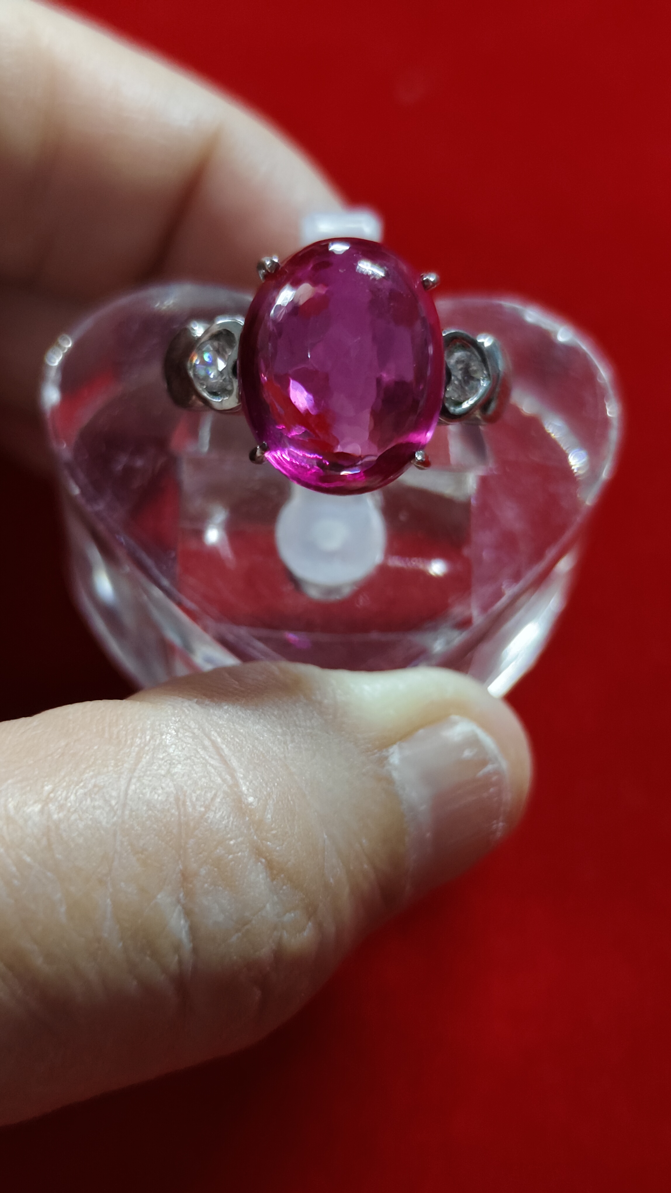 #แหวนทับทิมชาตั้มฝังเพชร2เม็ด รหัสR-0040