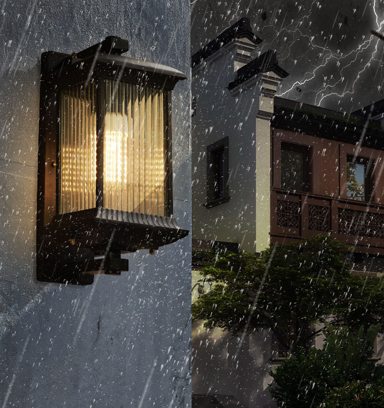 โคมไฟติดผนังภายนอกติดระเบียง ทรงสี่เหลี่ยมสีดำสไตล์ยุโรปโมเดิร์น [VC-01]
