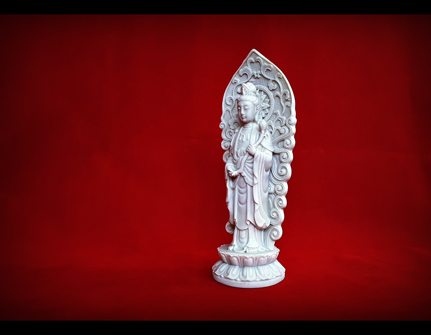 พระแม่กวนอิม (เจ้าแม่กวนอิม) เนื้อเรซิ่น สีขาว