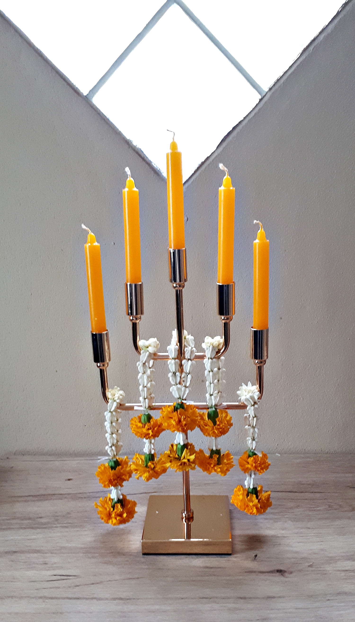 ขาตั้งแสตน เชิงเทียน(5ช่อ) เชิงพวงมาลัยดอกไม้ (สำหรับตั้งวางใส่ เทียน พวงมาลัยดอกไม้) ขายปลีก ขายส่ง